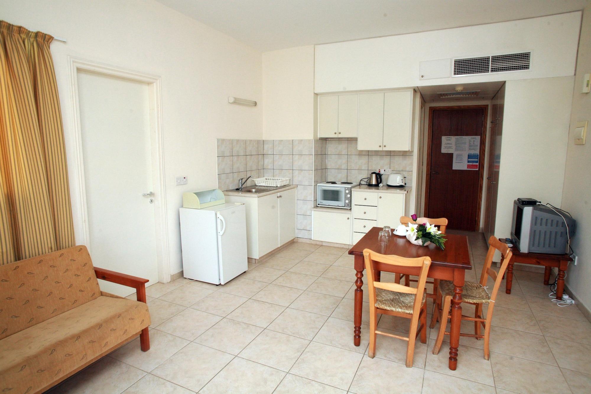 New York Plaza Hotel Apartments Πάφος Εξωτερικό φωτογραφία
