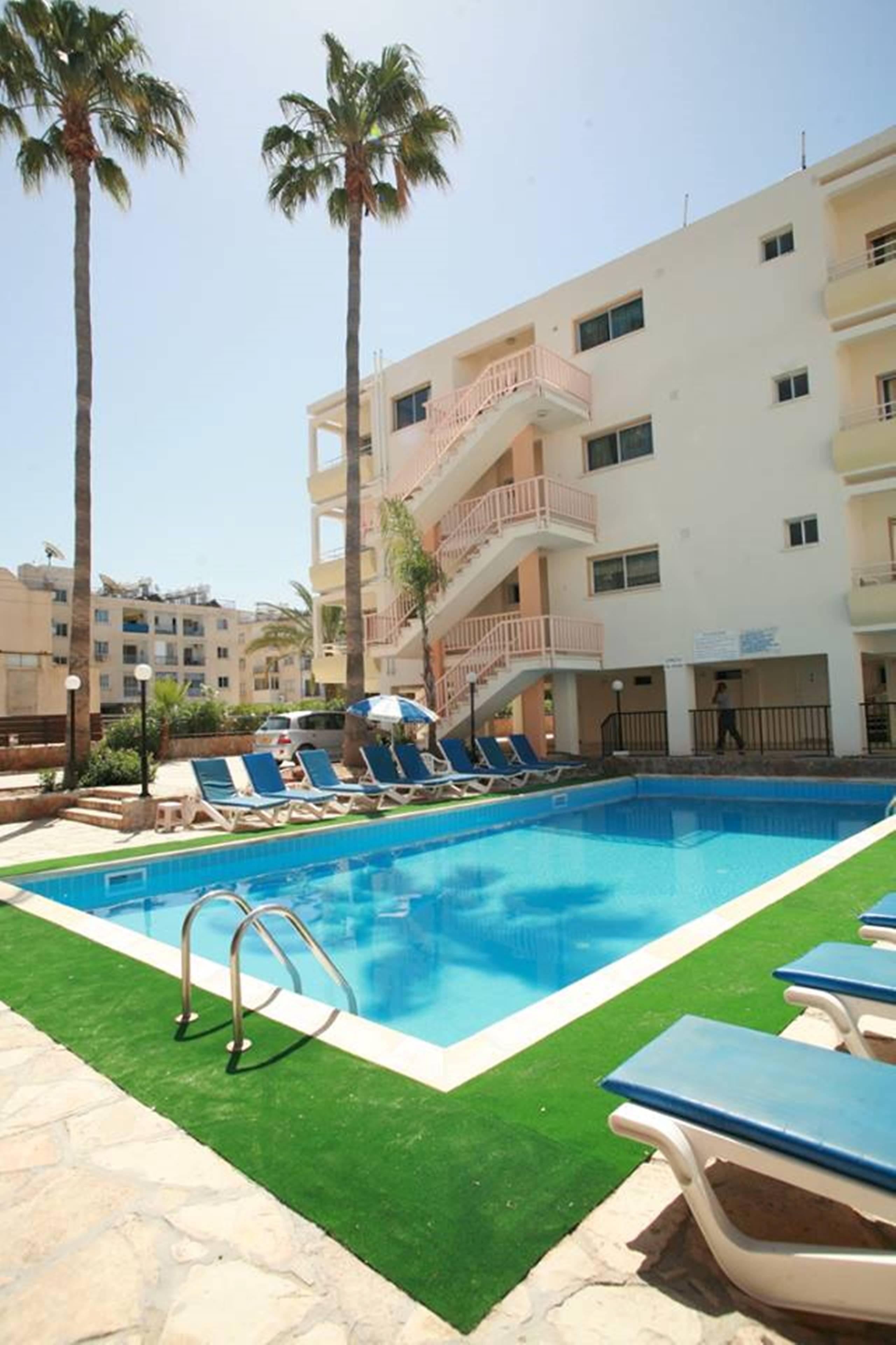 New York Plaza Hotel Apartments Πάφος Εξωτερικό φωτογραφία