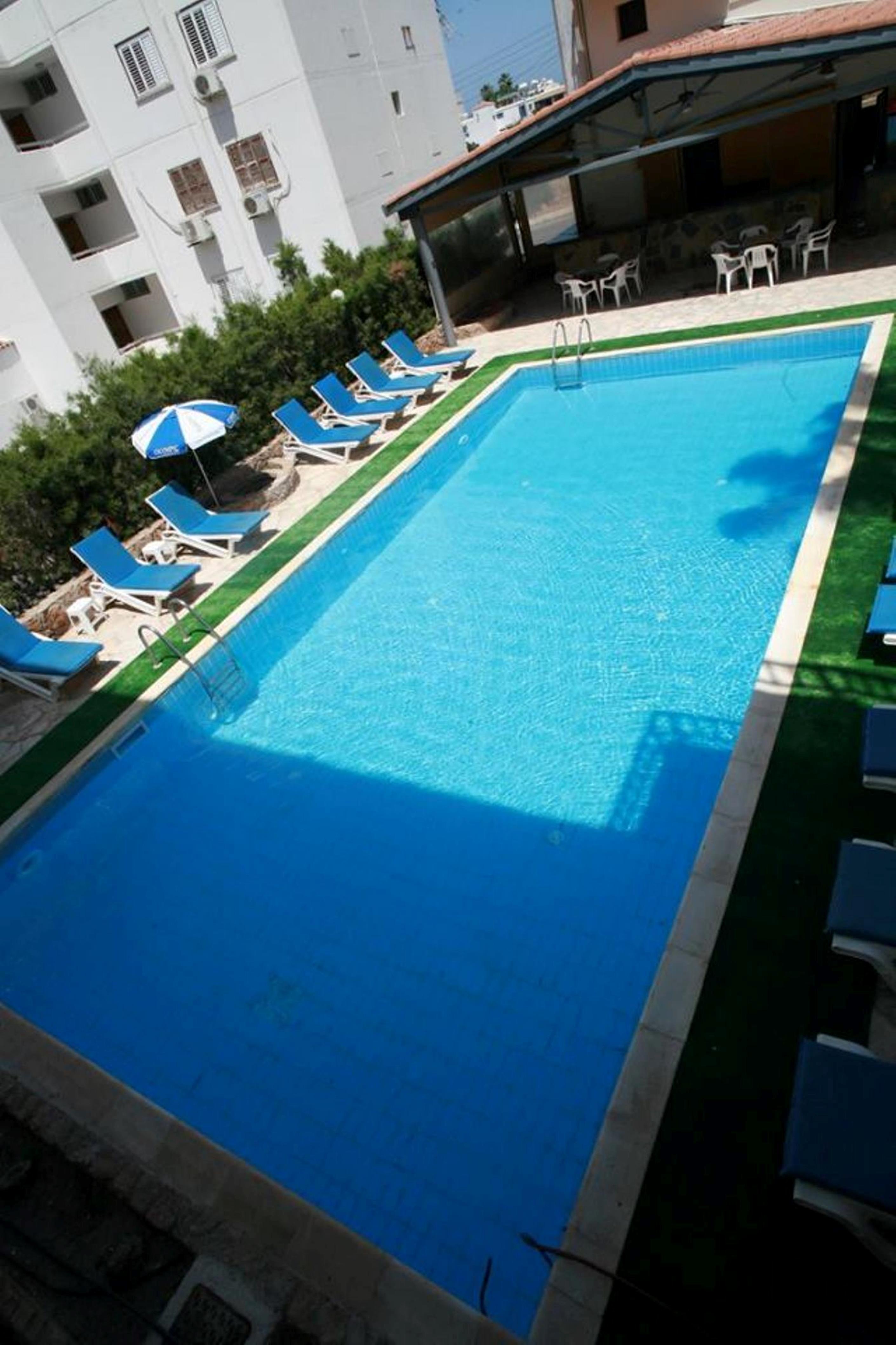 New York Plaza Hotel Apartments Πάφος Εξωτερικό φωτογραφία