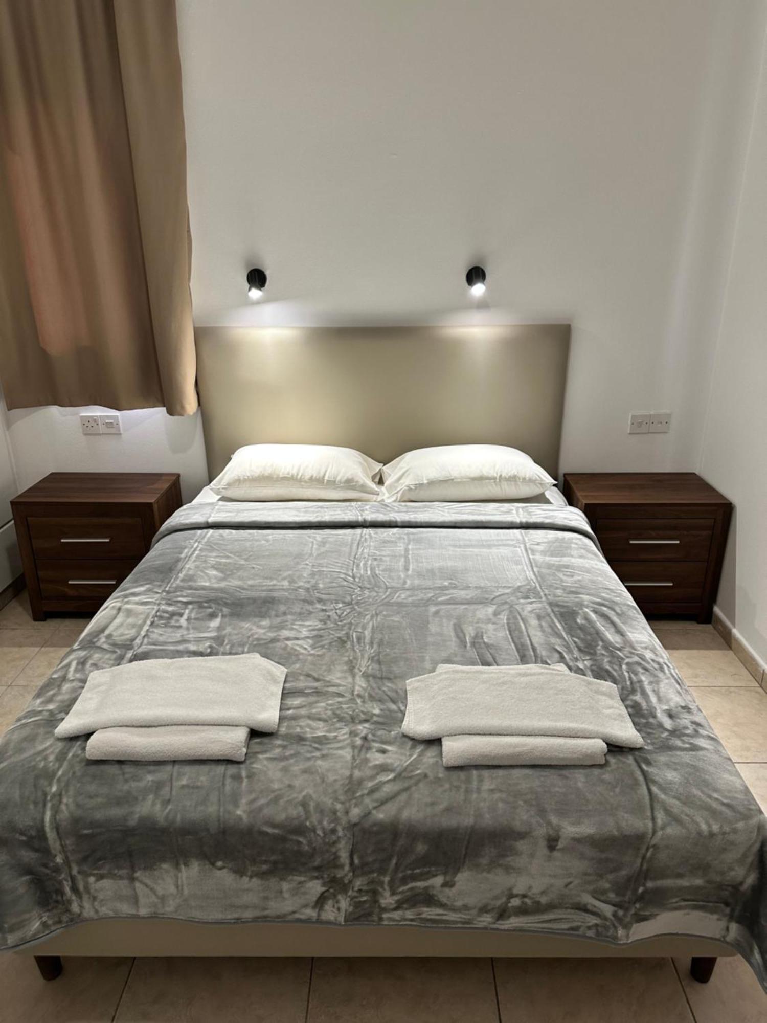 New York Plaza Hotel Apartments Πάφος Εξωτερικό φωτογραφία