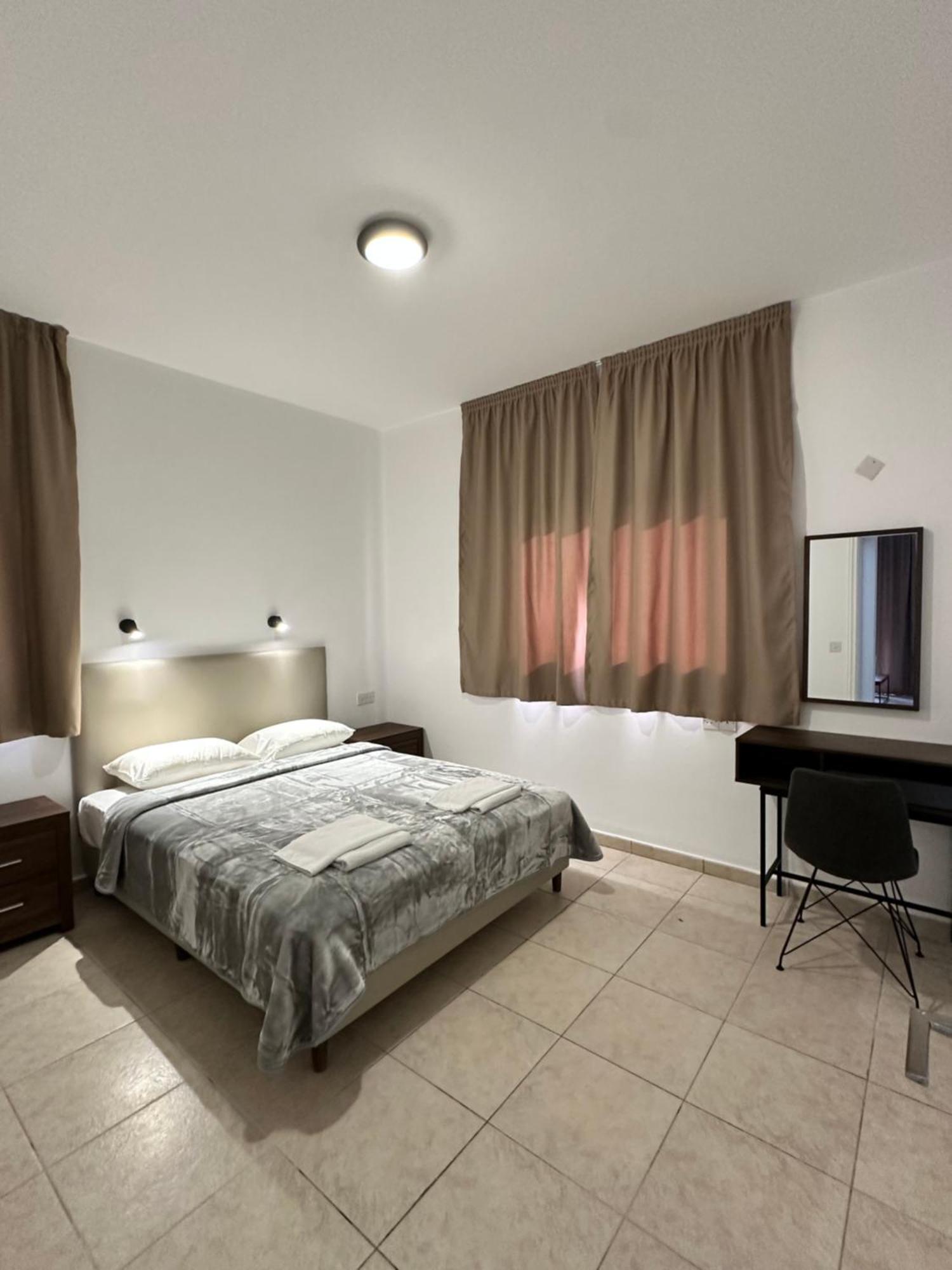 New York Plaza Hotel Apartments Πάφος Εξωτερικό φωτογραφία