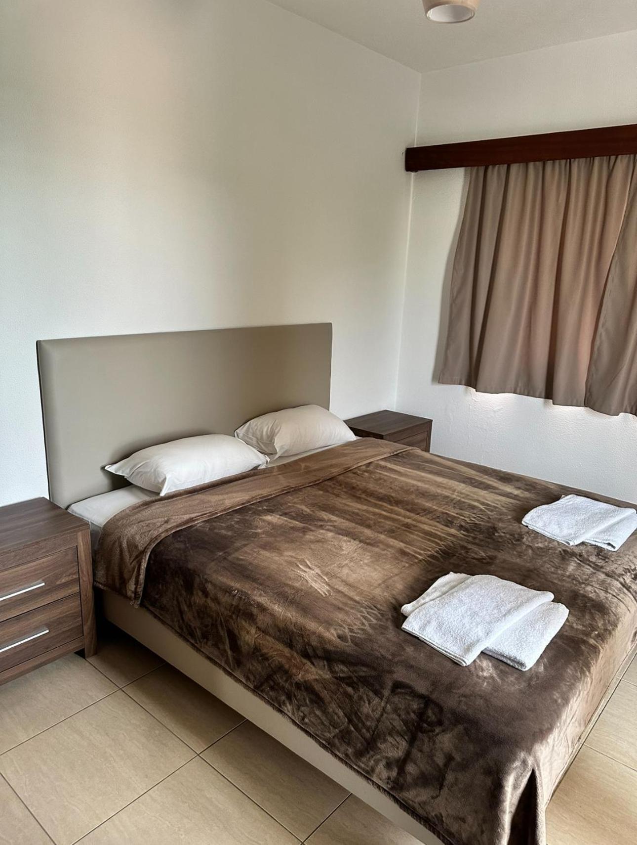 New York Plaza Hotel Apartments Πάφος Εξωτερικό φωτογραφία
