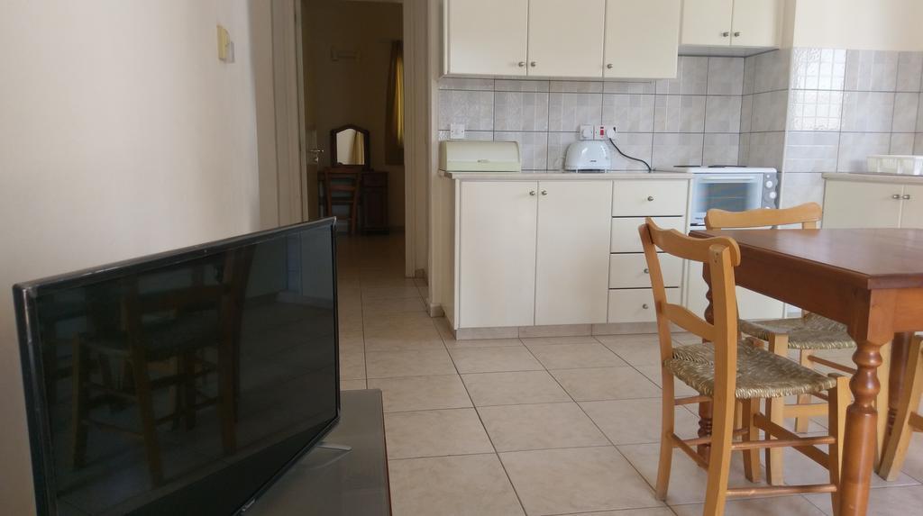New York Plaza Hotel Apartments Πάφος Εξωτερικό φωτογραφία